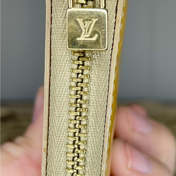 Louis Vuitton Yellow Vernis Monogram Wallet - Picture 4 of 8